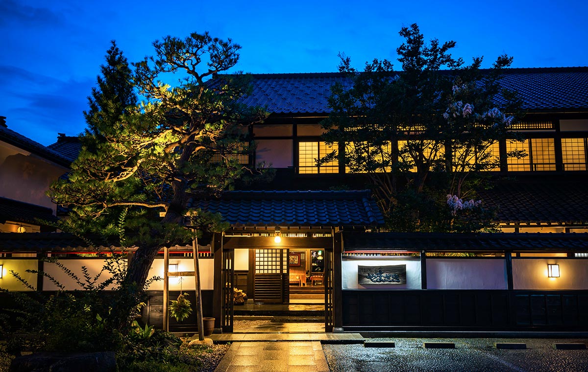 旅館の外観